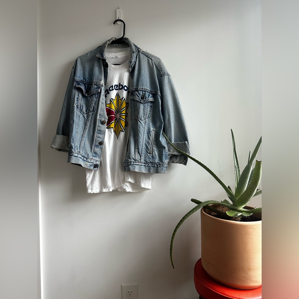 Vintage Reebok T